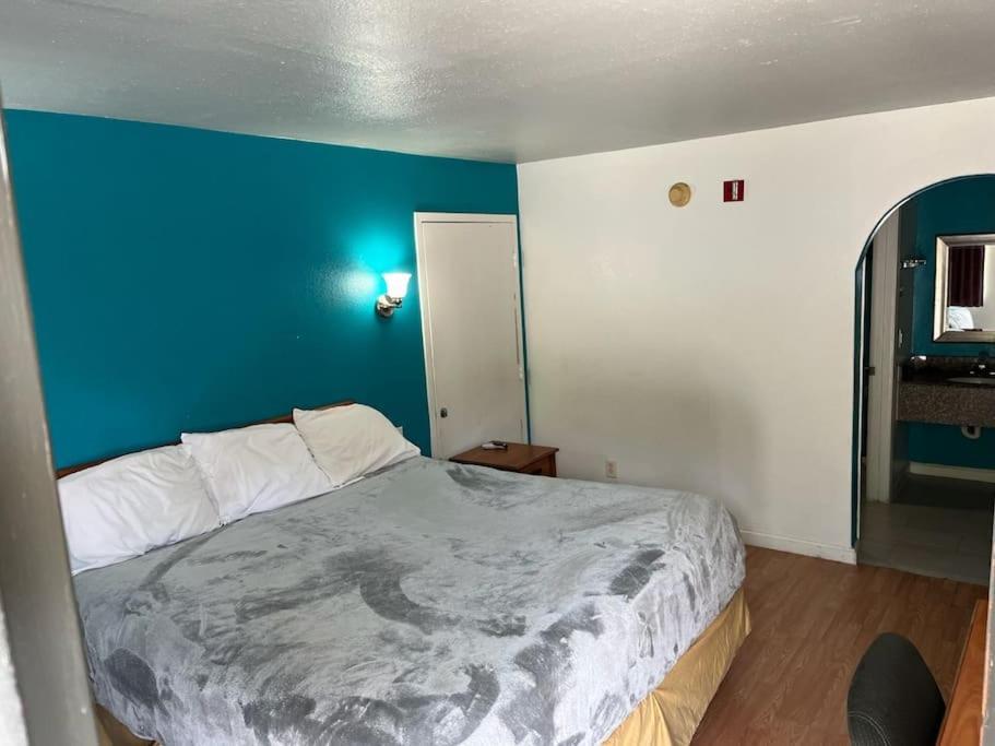 Apartment 2 Double Bed 109 & Hot Tub *